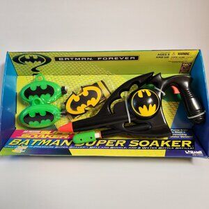 Batman Forever Super Soaker Gun With Belt And Buckle And 2 Water Bottle Refills